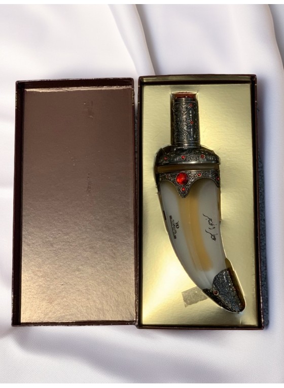 parfum en forme de dague al khanjar