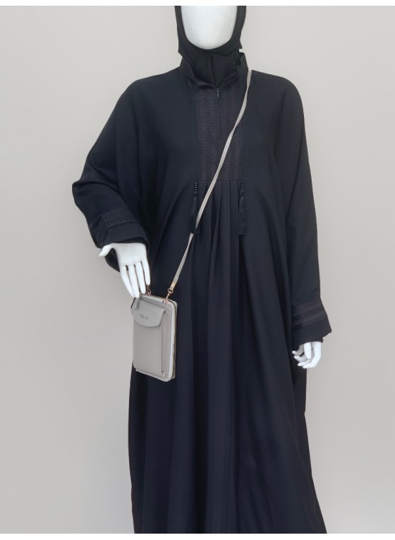 Abaya avec motif brodé