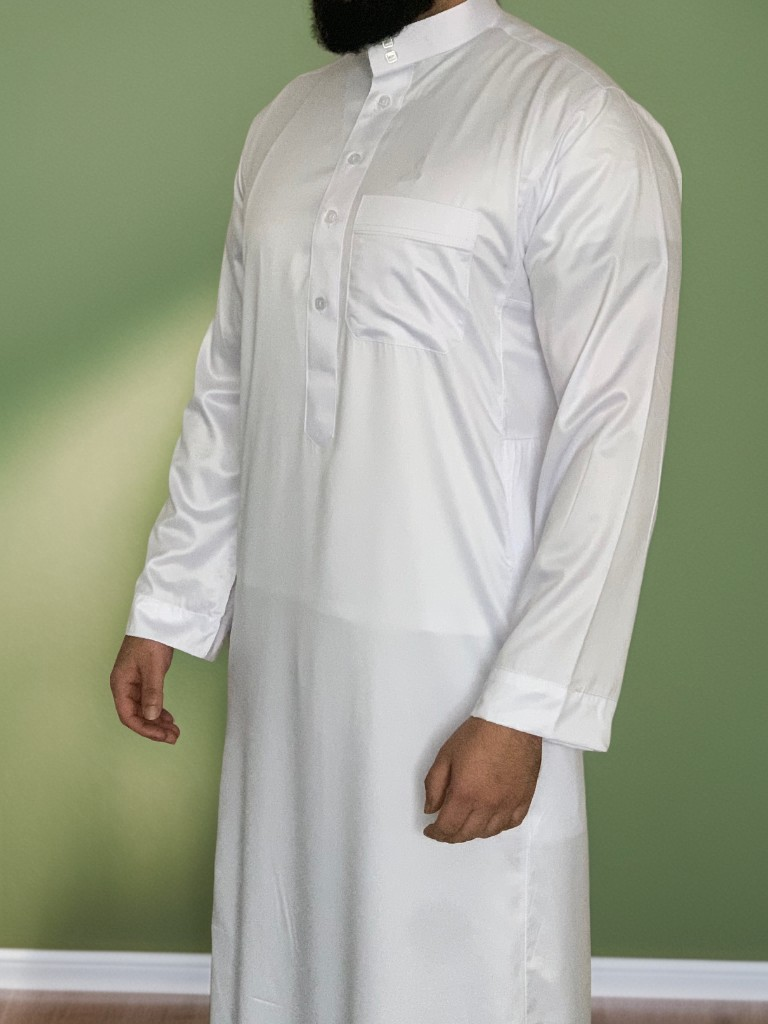 Le Qamis Blanc lors de l'Aïd al-Adha